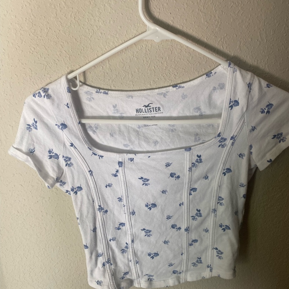 Hollister White and Blue Floral Blouse